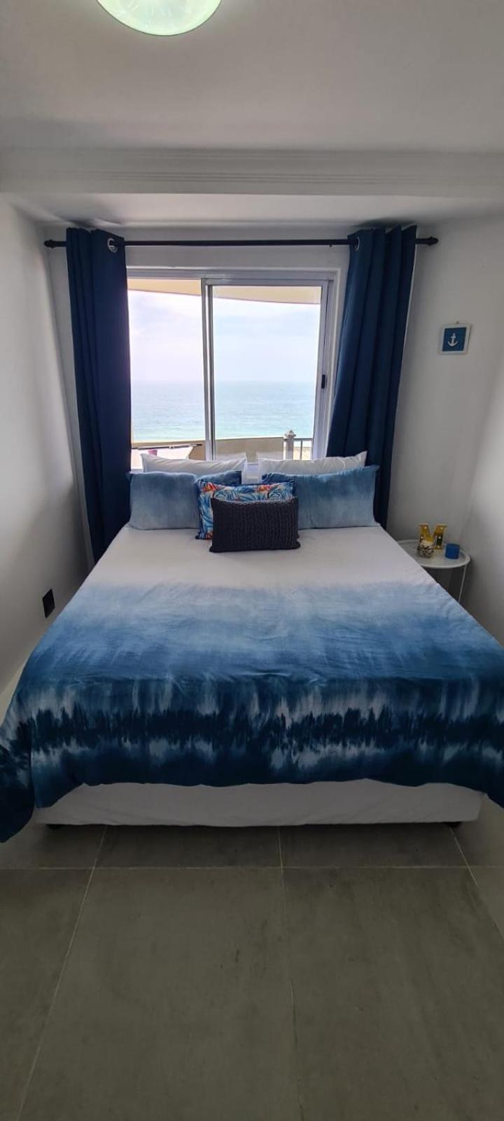 Blue Largo 33 Apartment